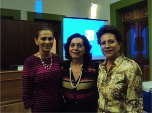 La Lic. Margarita Palacios y sus amigas la Lic. Monserrat Alejandra Echeverría y la Lic. Ana María Cruz Vasconcelos.