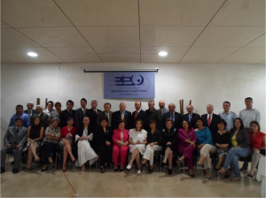 Don Luis Fernández del Campo con sus compañeros y amigos de la Asociación de Empresarios y Ejecutivos de Oaxaca.